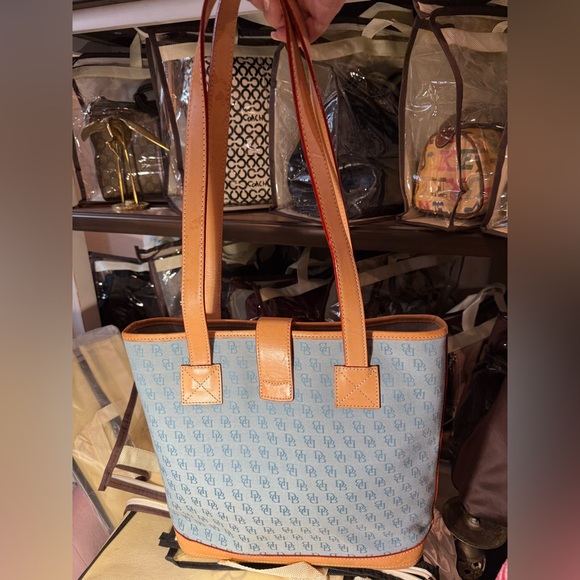 DOONEY & BOURKE Signature Logo Fabric Tote Light Blue H909C Approx 13”L x11.75”H - Picture 11 of 16